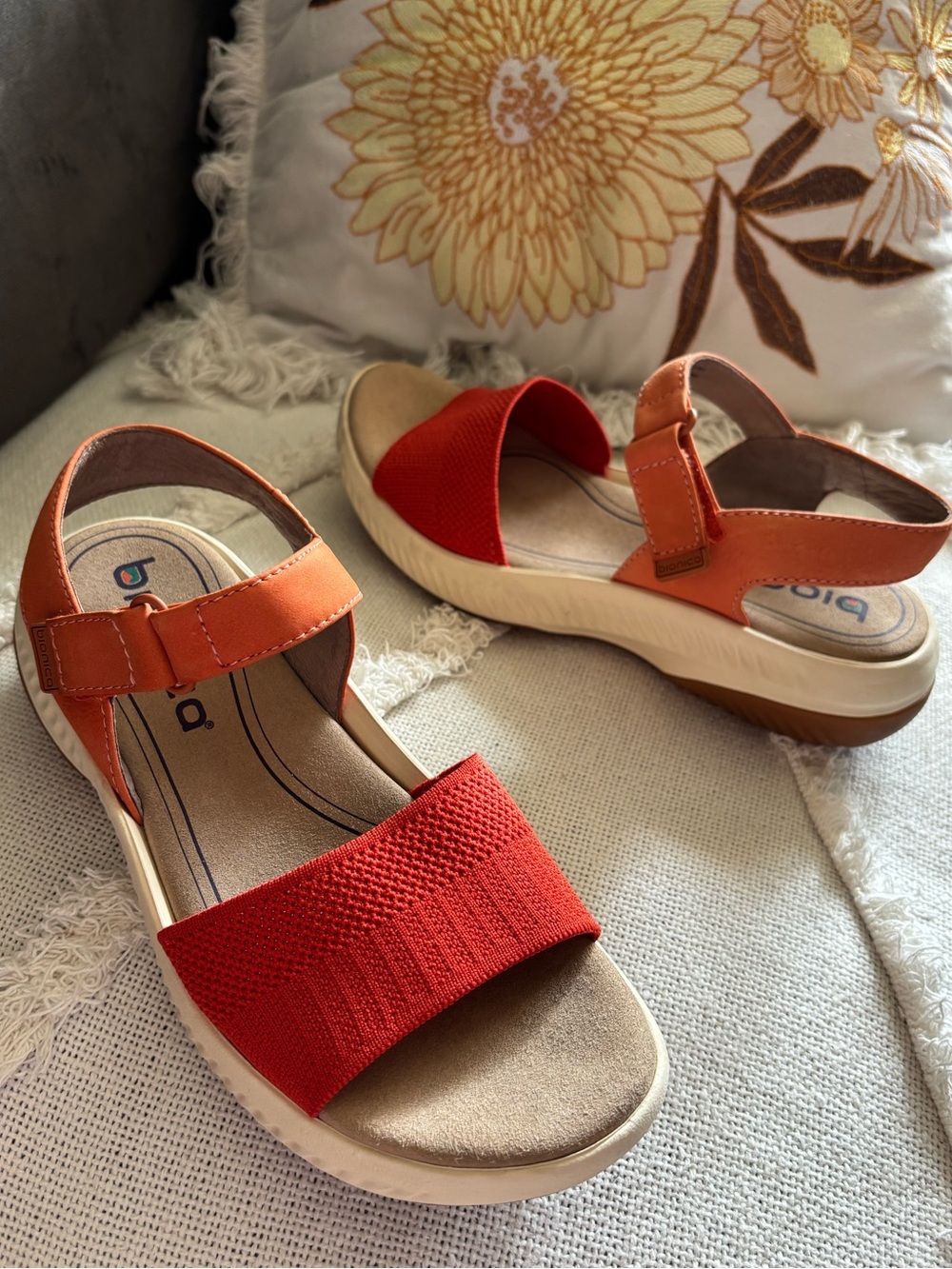bionica Cushion Comfort Orange Adjustable Strap Sandals Size 8.5 M